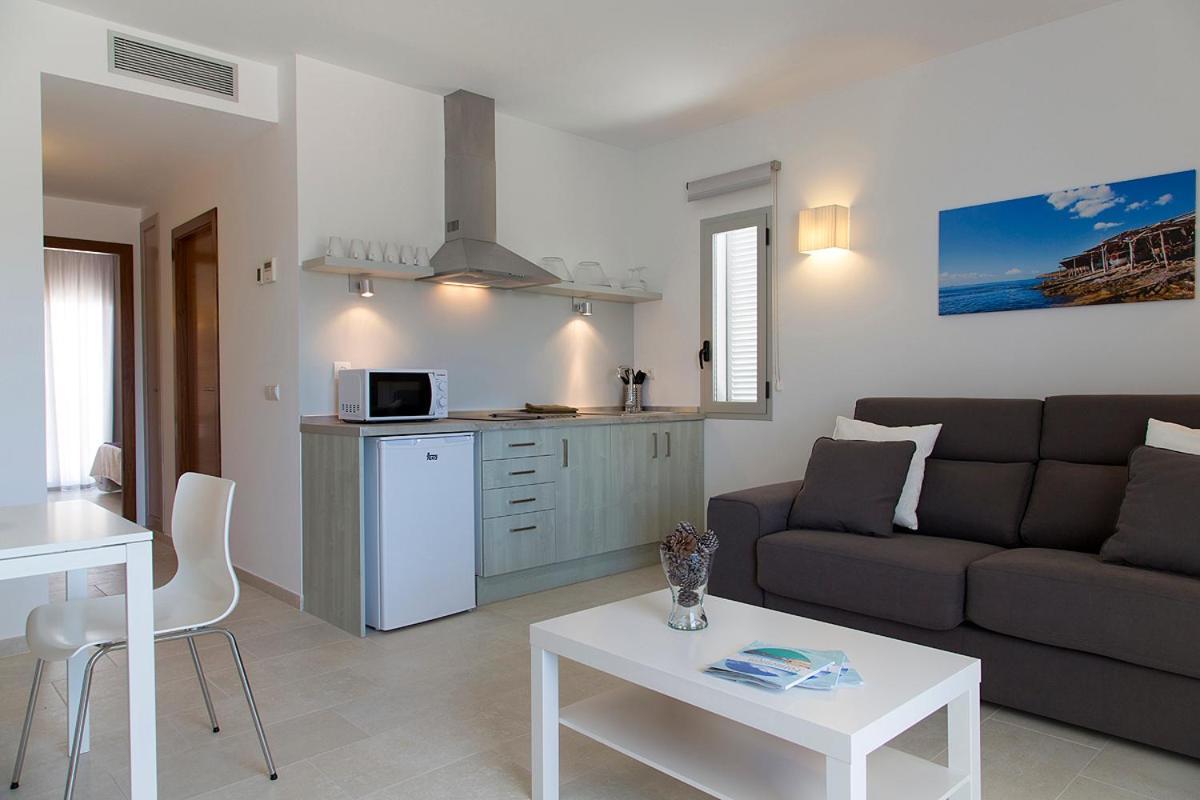 Apartamentos Proa - Emar Hotels Only Adults Es Pujols Exteriér fotografie
