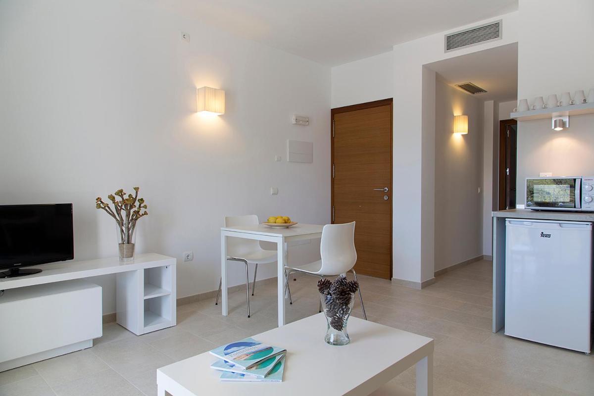 Apartamentos Proa - Emar Hotels Only Adults Es Pujols Exteriér fotografie