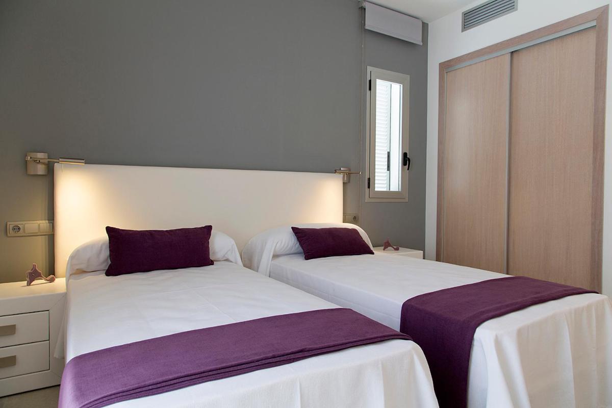 Apartamentos Proa - Emar Hotels Only Adults Es Pujols Exteriér fotografie