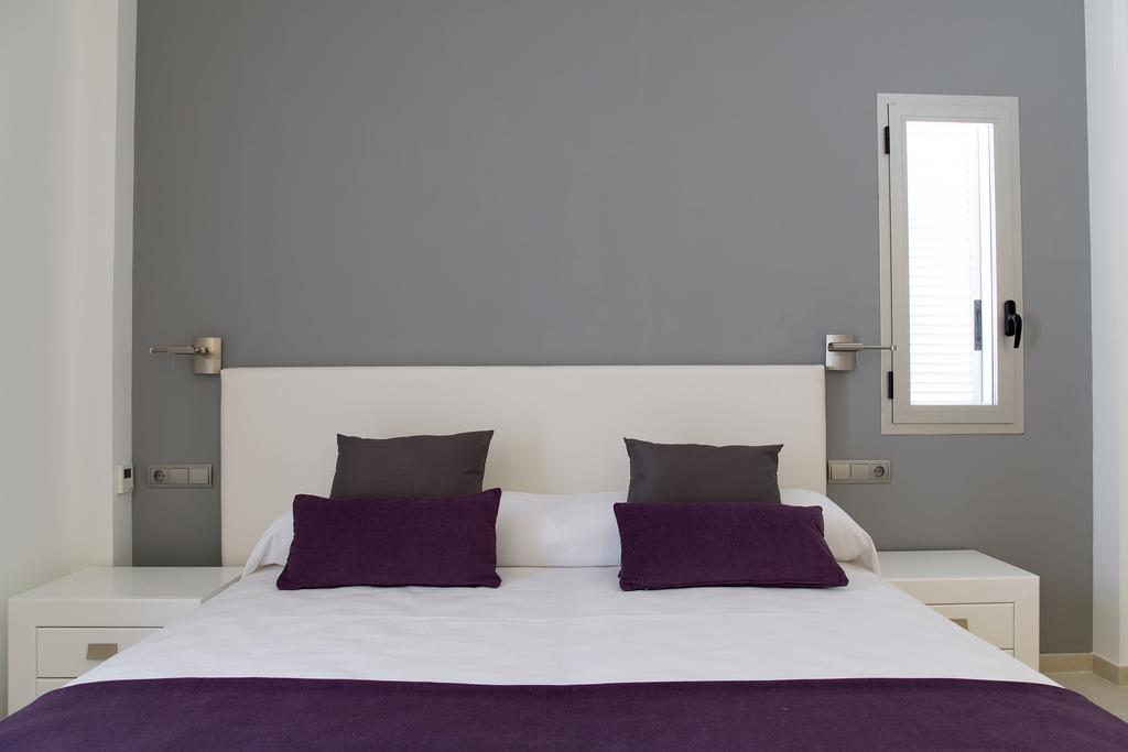 Apartamentos Proa - Emar Hotels Only Adults Es Pujols Pokoj fotografie