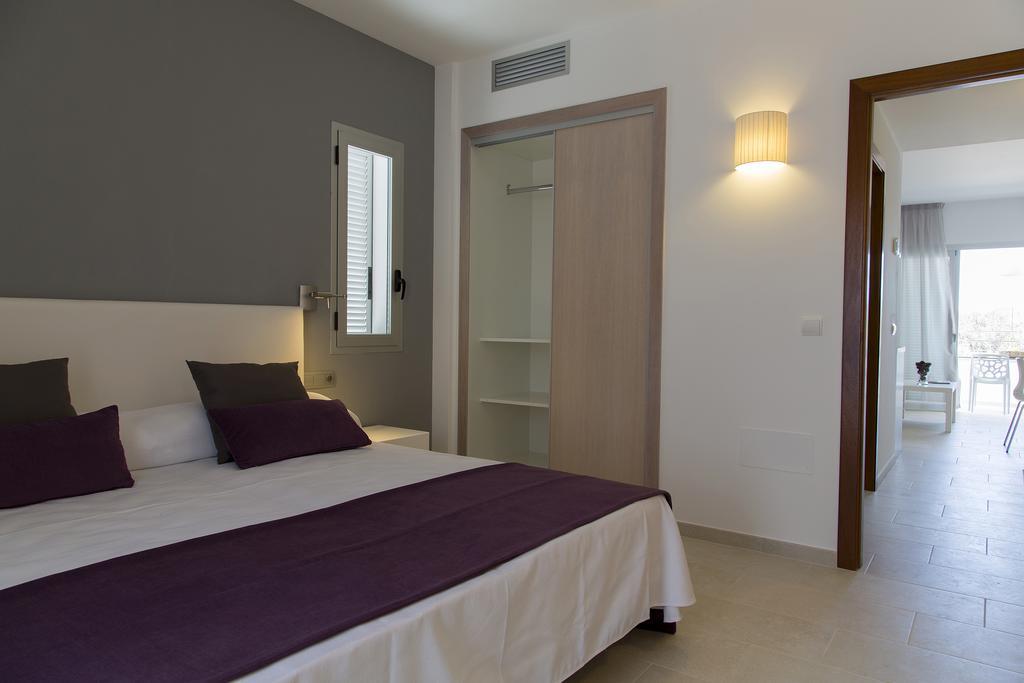 Apartamentos Proa - Emar Hotels Only Adults Es Pujols Exteriér fotografie