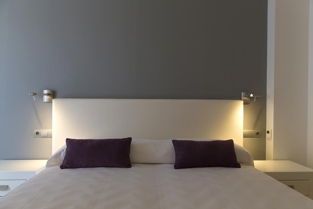 Apartamentos Proa - Emar Hotels Only Adults Es Pujols Exteriér fotografie