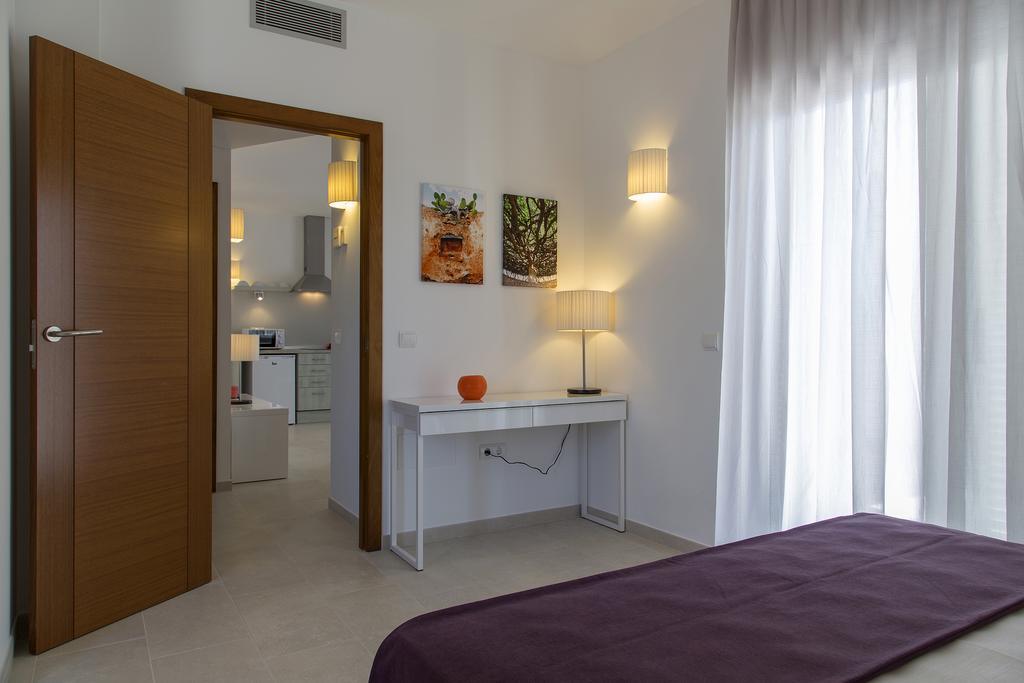 Apartamentos Proa - Emar Hotels Only Adults Es Pujols Pokoj fotografie