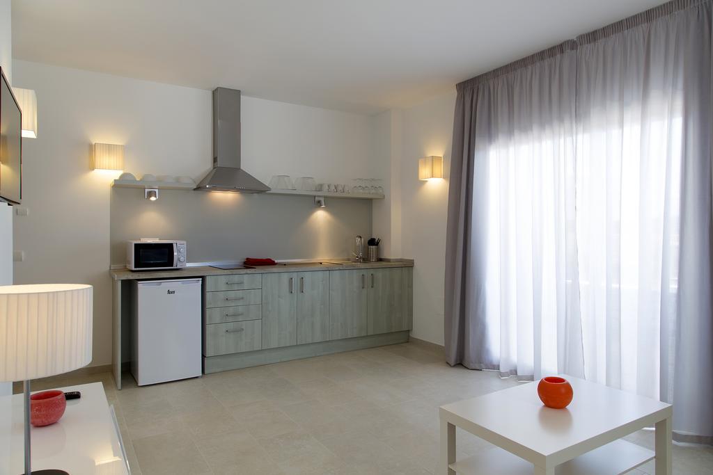Apartamentos Proa - Emar Hotels Only Adults Es Pujols Pokoj fotografie