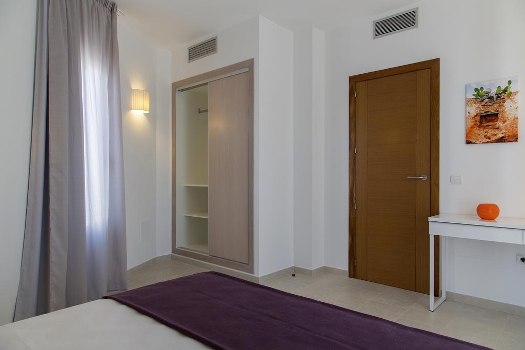 Apartamentos Proa - Emar Hotels Only Adults Es Pujols Pokoj fotografie