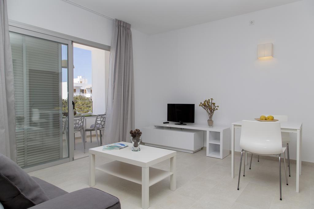 Apartamentos Proa - Emar Hotels Only Adults Es Pujols Exteriér fotografie
