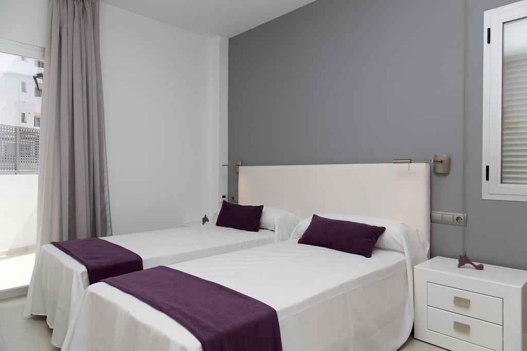 Apartamentos Proa - Emar Hotels Only Adults Es Pujols Exteriér fotografie